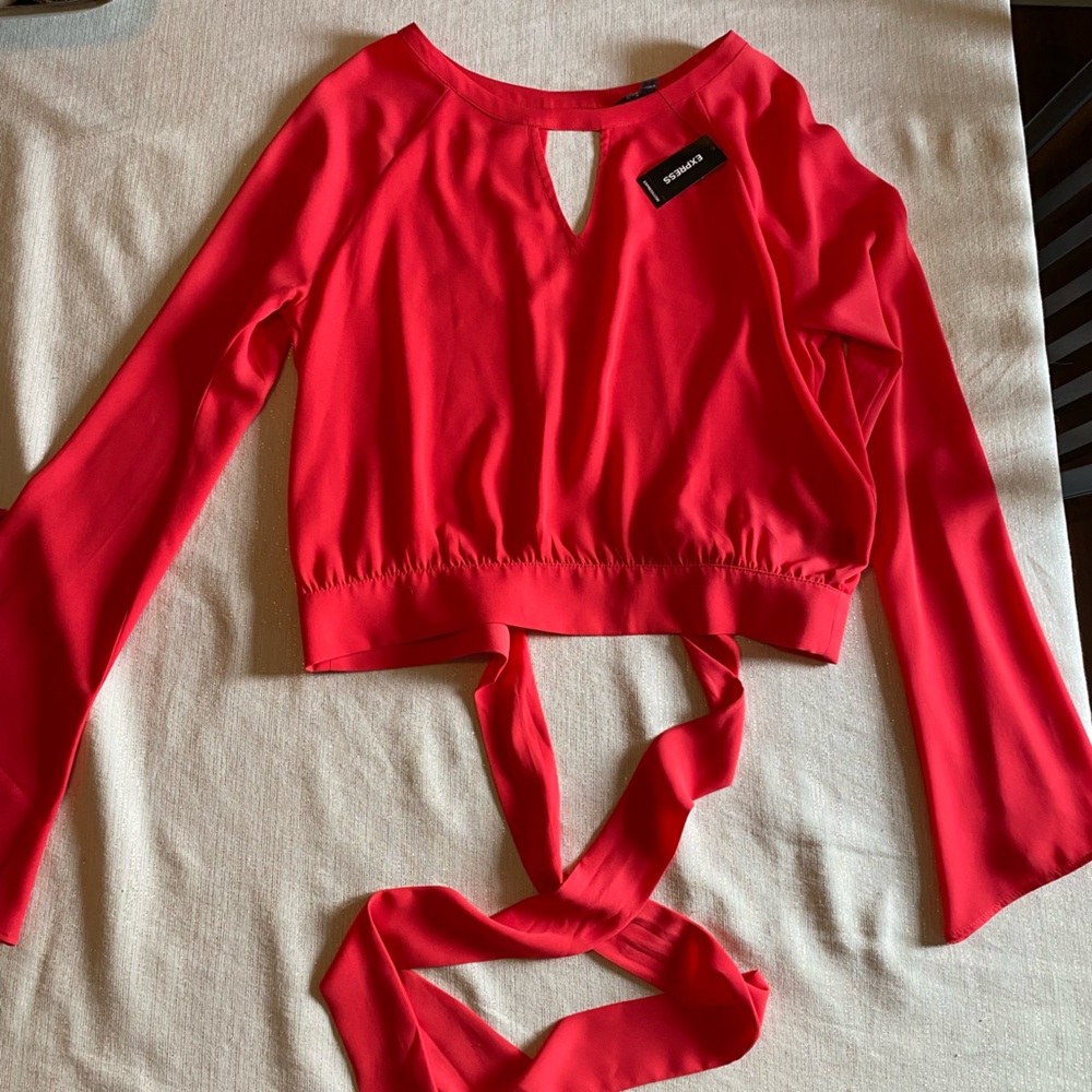 Tie back top